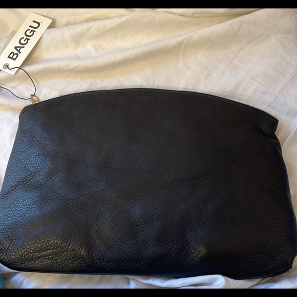 -BAGGU Large Black Clutch - Picture 2 of 4